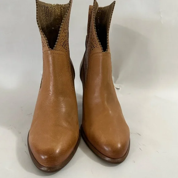 UGG booties size 9.5 - Picture 7 of 15